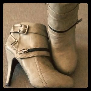 Liliana Ankle Boots